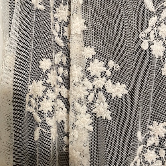 Altar’d State Beautiful Lace Dress Size Small - Picture 2 of 4